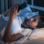 5 tips menghilangkan kebiasaan begadang untuk membantu Anda meningkatkan kualitas tidur